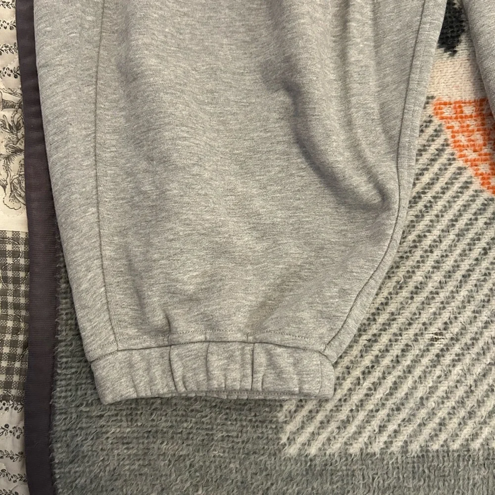 Lululemon wide leg jogging pants - Picture 3 of 5